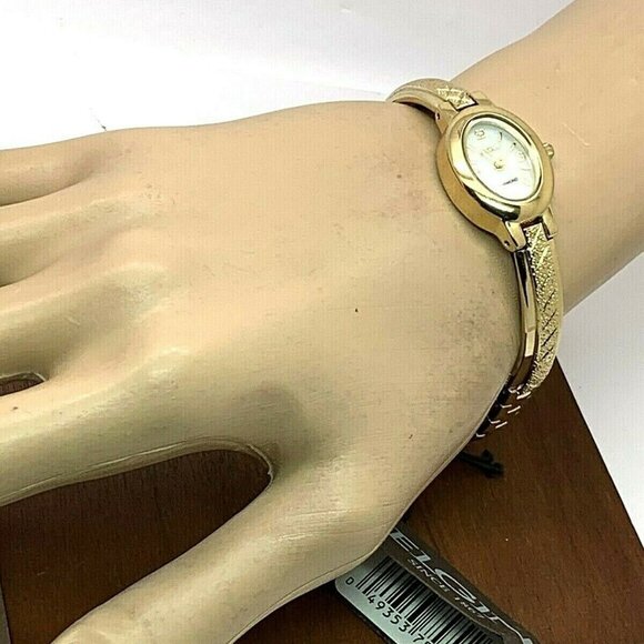 Elgin Women's Watch EG8074 Mother of Pearl Diamond Dial Gold Tone Steel Petite - Picture 5 of 13